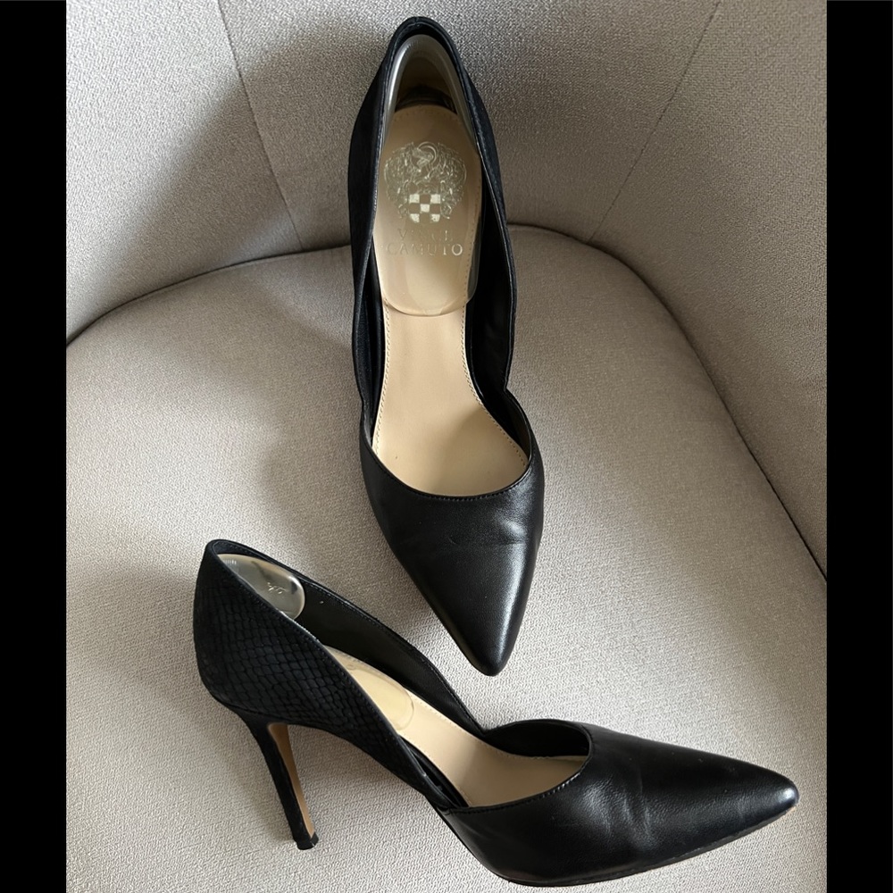 Vince Camuto black leather pumps/heels